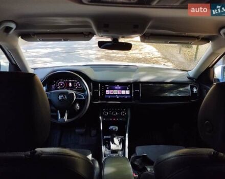 Белый Шкода Kodiaq, объемом двигателя 1.97 л и пробегом 239 тыс. км за 24500 $, фото 16 на Automoto.ua