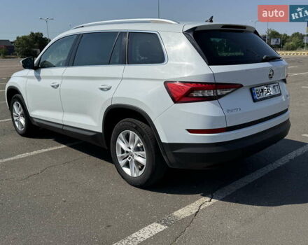 Белый Шкода Kodiaq, объемом двигателя 1.97 л и пробегом 235 тыс. км за 24000 $, фото 2 на Automoto.ua