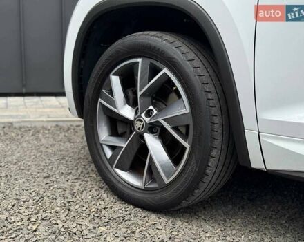 Белый Шкода Kodiaq, объемом двигателя 2 л и пробегом 137 тыс. км за 37600 $, фото 9 на Automoto.ua