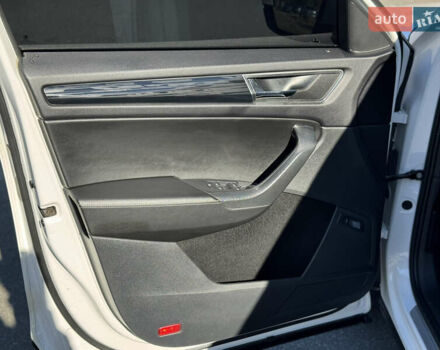 Білий Шкода Kodiaq, об'ємом двигуна 1.98 л та пробігом 238 тис. км за 21500 $, фото 11 на Automoto.ua