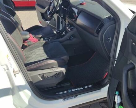 Білий Шкода Kodiaq, об'ємом двигуна 1.97 л та пробігом 160 тис. км за 35999 $, фото 16 на Automoto.ua