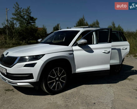 Білий Шкода Kodiaq, об'ємом двигуна 2 л та пробігом 198 тис. км за 25800 $, фото 4 на Automoto.ua