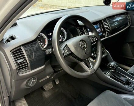 Білий Шкода Kodiaq, об'ємом двигуна 1.97 л та пробігом 79 тис. км за 31000 $, фото 14 на Automoto.ua