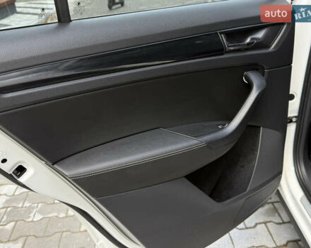 Білий Шкода Kodiaq, об'ємом двигуна 1.97 л та пробігом 79 тис. км за 31000 $, фото 5 на Automoto.ua