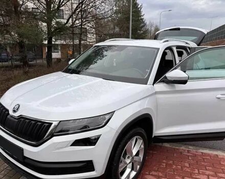 Белый Шкода Kodiaq, объемом двигателя 2 л и пробегом 51 тыс. км за 16000 $, фото 2 на Automoto.ua