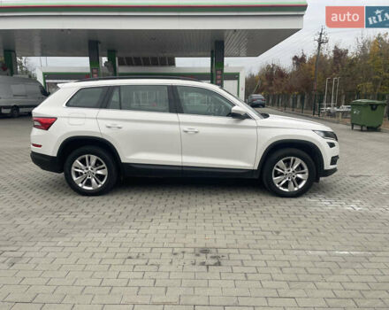 Белый Шкода Kodiaq, объемом двигателя 1.97 л и пробегом 28 тыс. км за 34000 $, фото 5 на Automoto.ua