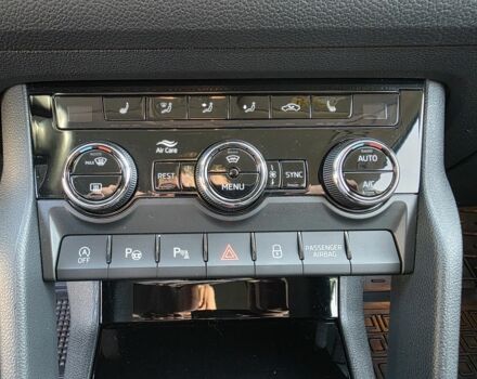 Белый Шкода Kodiaq, объемом двигателя 2 л и пробегом 187 тыс. км за 28800 $, фото 5 на Automoto.ua
