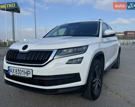 Шкода Kodiaq 2019 у Харкові на Automoto.ua Білий Шкода Kodiaq, об'ємом двигуна 1.98 л та пробігом 99 тис. км за 29000 $, фото 1 на Automoto.ua