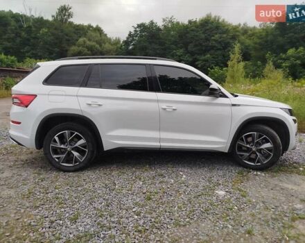 Белый Шкода Kodiaq, объемом двигателя 1.97 л и пробегом 159 тыс. км за 34900 $, фото 3 на Automoto.ua