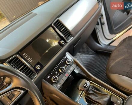 Белый Шкода Kodiaq, объемом двигателя 1.97 л и пробегом 118 тыс. км за 29700 $, фото 23 на Automoto.ua