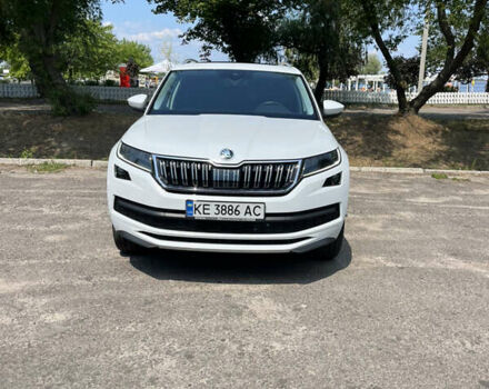 Білий Шкода Kodiaq, об'ємом двигуна 1.97 л та пробігом 182 тис. км за 33500 $, фото 3 на Automoto.ua