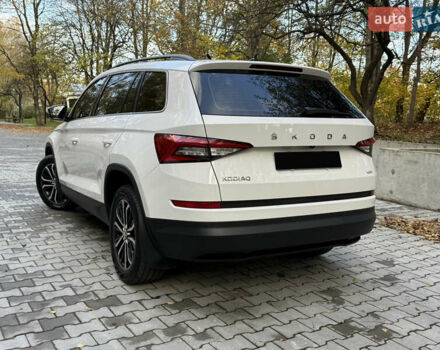 Білий Шкода Kodiaq, об'ємом двигуна 1.97 л та пробігом 79 тис. км за 31000 $, фото 30 на Automoto.ua