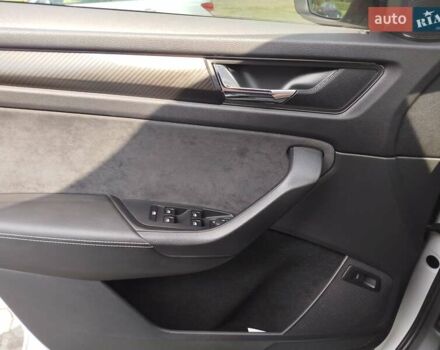 Белый Шкода Kodiaq, объемом двигателя 1.97 л и пробегом 159 тыс. км за 34900 $, фото 16 на Automoto.ua
