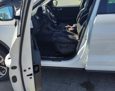 Білий Шкода Kodiaq, об'ємом двигуна 1.97 л та пробігом 160 тис. км за 35999 $, фото 12 на Automoto.ua