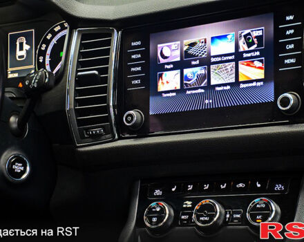 Белый Шкода Kodiaq, объемом двигателя 2 л и пробегом 105 тыс. км за 31200 $, фото 12 на Automoto.ua