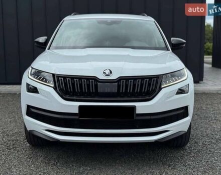 Белый Шкода Kodiaq, объемом двигателя 2 л и пробегом 137 тыс. км за 37600 $, фото 1 на Automoto.ua