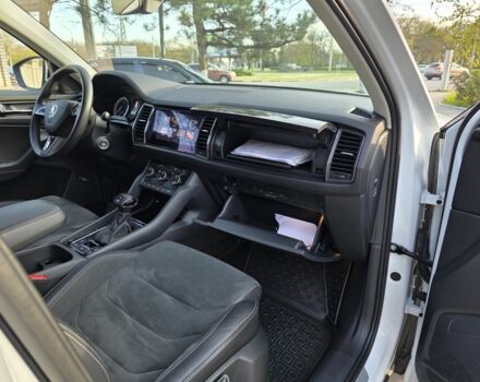 Белый Шкода Kodiaq, объемом двигателя 2 л и пробегом 187 тыс. км за 28800 $, фото 6 на Automoto.ua