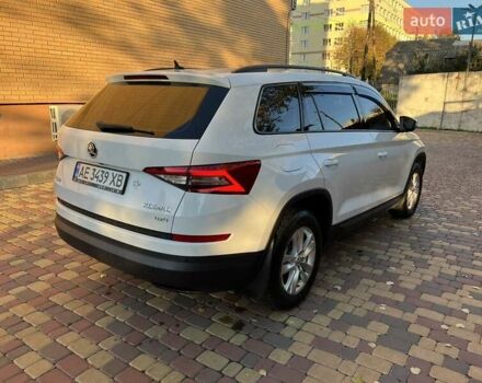 Белый Шкода Kodiaq, объемом двигателя 1.97 л и пробегом 118 тыс. км за 29700 $, фото 6 на Automoto.ua