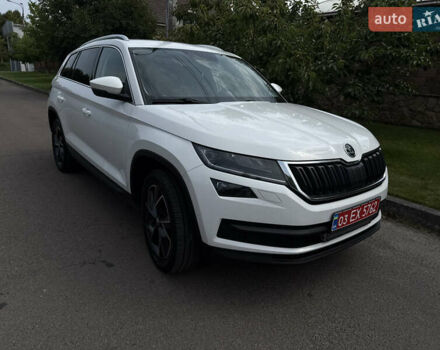 Белый Шкода Kodiaq, объемом двигателя 1.97 л и пробегом 270 тыс. км за 27999 $, фото 11 на Automoto.ua