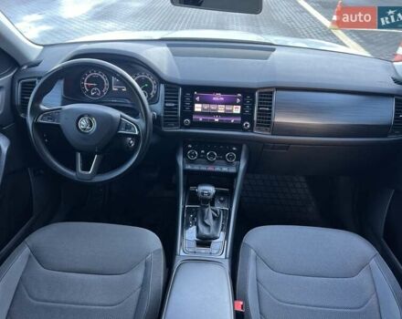 Белый Шкода Kodiaq, объемом двигателя 1.97 л и пробегом 219 тыс. км за 26200 $, фото 19 на Automoto.ua