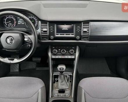 Білий Шкода Kodiaq, об'ємом двигуна 1.98 л та пробігом 131 тис. км за 24205 $, фото 7 на Automoto.ua