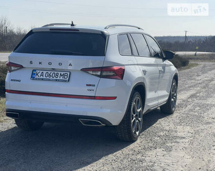 Белый Шкода Kodiaq, объемом двигателя 2 л и пробегом 212 тыс. км за 34500 $, фото 5 на Automoto.ua