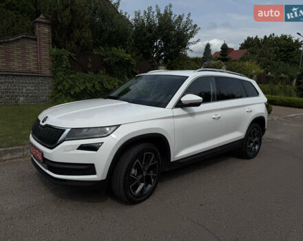 Белый Шкода Kodiaq, объемом двигателя 1.97 л и пробегом 270 тыс. км за 27999 $, фото 7 на Automoto.ua