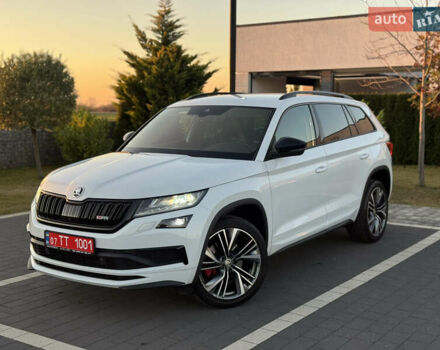 Белый Шкода Kodiaq, объемом двигателя 2 л и пробегом 195 тыс. км за 34999 $, фото 5 на Automoto.ua