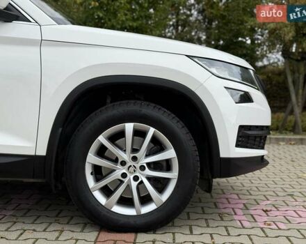 Белый Шкода Kodiaq, объемом двигателя 1.98 л и пробегом 56 тыс. км за 30500 $, фото 34 на Automoto.ua