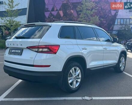 Белый Шкода Kodiaq, объемом двигателя 1.98 л и пробегом 72 тыс. км за 31990 $, фото 6 на Automoto.ua