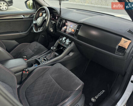 Белый Шкода Kodiaq, объемом двигателя 2 л и пробегом 195 тыс. км за 34999 $, фото 44 на Automoto.ua