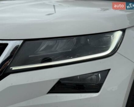 Белый Шкода Kodiaq, объемом двигателя 1.98 л и пробегом 56 тыс. км за 30500 $, фото 50 на Automoto.ua