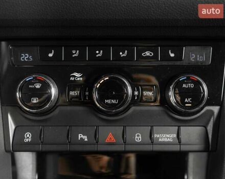 Белый Шкода Kodiaq, объемом двигателя 1.97 л и пробегом 202 тыс. км за 29900 $, фото 5 на Automoto.ua