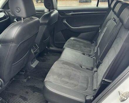 Белый Шкода Kodiaq, объемом двигателя 1.98 л и пробегом 85 тыс. км за 26000 $, фото 8 на Automoto.ua