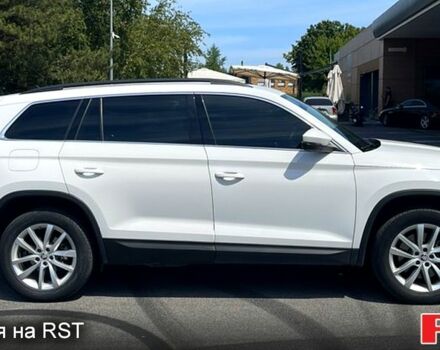 Шкода Kodiaq 2020 в Львове на Automoto.ua Белый Шкода Kodiaq, объемом двигателя 2 л и пробегом 73 тыс. км за 28900 $, фото 1 на Automoto.ua