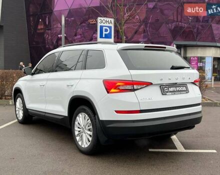Білий Шкода Kodiaq, об'ємом двигуна 1.98 л та пробігом 75 тис. км за 29490 $, фото 4 на Automoto.ua