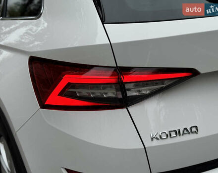 Белый Шкода Kodiaq, объемом двигателя 1.97 л и пробегом 237 тыс. км за 26500 $, фото 20 на Automoto.ua