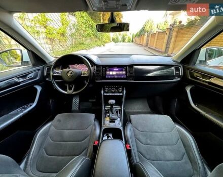 Белый Шкода Kodiaq, объемом двигателя 1.97 л и пробегом 82 тыс. км за 31900 $, фото 29 на Automoto.ua