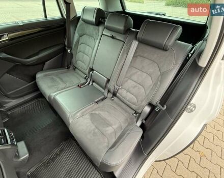 Белый Шкода Kodiaq, объемом двигателя 1.98 л и пробегом 56 тыс. км за 30500 $, фото 80 на Automoto.ua