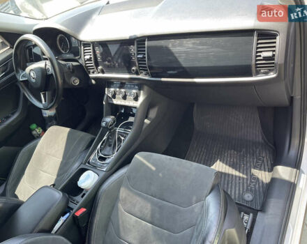 Белый Шкода Kodiaq, объемом двигателя 1.98 л и пробегом 234 тыс. км за 26000 $, фото 15 на Automoto.ua