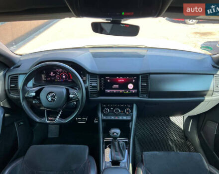 Білий Шкода Kodiaq, об'ємом двигуна 2 л та пробігом 122 тис. км за 39800 $, фото 30 на Automoto.ua