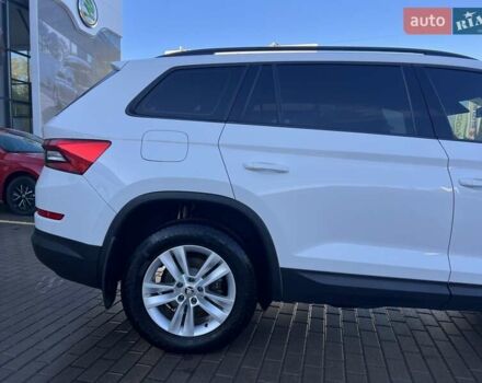 Белый Шкода Kodiaq, объемом двигателя 1.97 л и пробегом 219 тыс. км за 26200 $, фото 9 на Automoto.ua