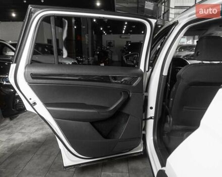 Белый Шкода Kodiaq, объемом двигателя 1.97 л и пробегом 202 тыс. км за 29900 $, фото 55 на Automoto.ua