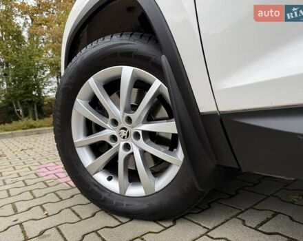 Белый Шкода Kodiaq, объемом двигателя 1.98 л и пробегом 56 тыс. км за 30500 $, фото 19 на Automoto.ua