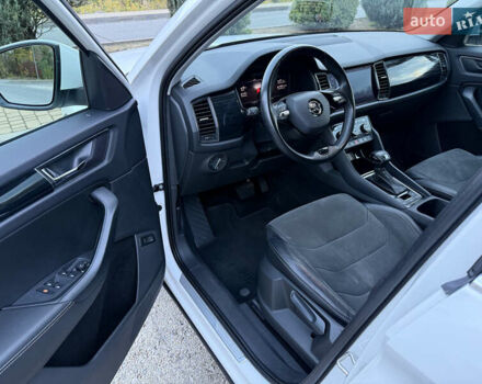 Белый Шкода Kodiaq, объемом двигателя 1.98 л и пробегом 95 тыс. км за 26699 $, фото 13 на Automoto.ua