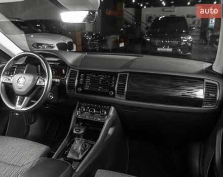 Белый Шкода Kodiaq, объемом двигателя 1.97 л и пробегом 202 тыс. км за 29900 $, фото 20 на Automoto.ua