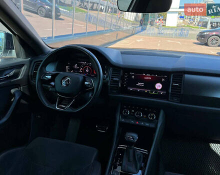 Білий Шкода Kodiaq, об'ємом двигуна 2 л та пробігом 122 тис. км за 39800 $, фото 28 на Automoto.ua