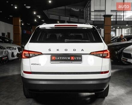 Белый Шкода Kodiaq, объемом двигателя 1.97 л и пробегом 202 тыс. км за 29900 $, фото 38 на Automoto.ua