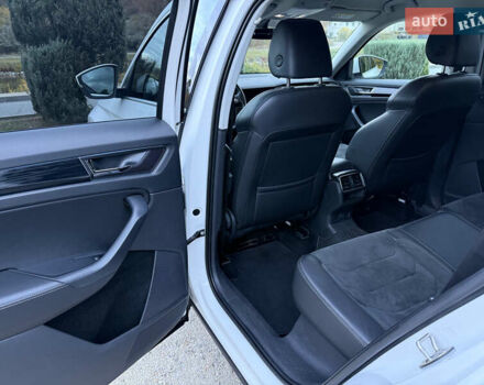 Белый Шкода Kodiaq, объемом двигателя 1.98 л и пробегом 95 тыс. км за 26699 $, фото 25 на Automoto.ua