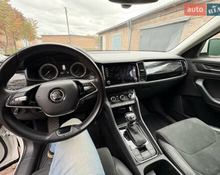 Белый Шкода Kodiaq, объемом двигателя 1.98 л и пробегом 232 тыс. км за 23000 $, фото 23 на Automoto.ua